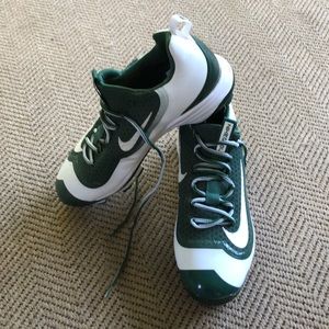 NWOT Baseball Cleats